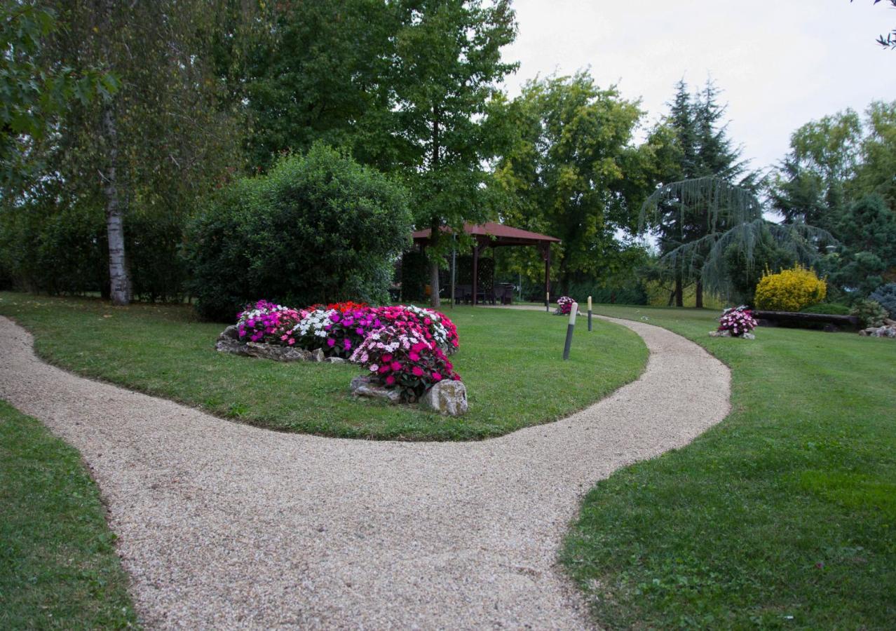Lo Scoiattolo Piedmont Bike Hotel Pralormo Exterior foto