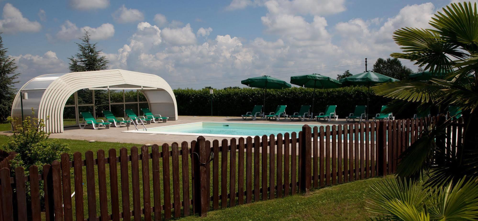 Lo Scoiattolo Piedmont Bike Hotel Pralormo Exterior foto